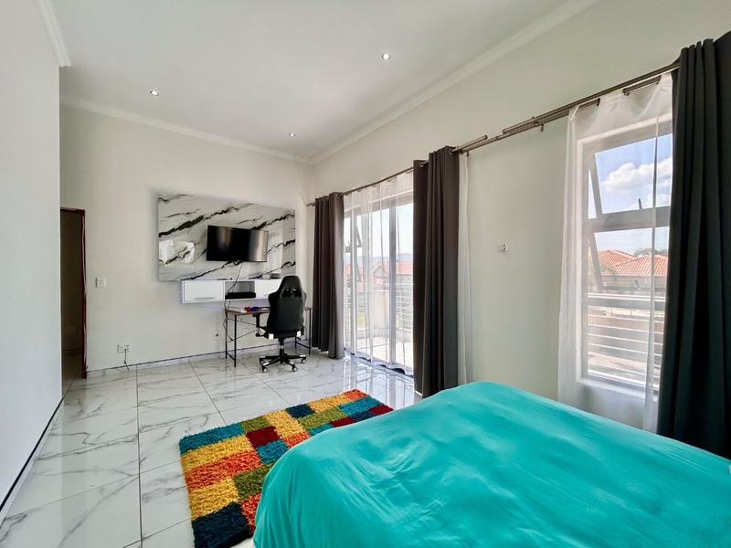 5 Bedroom Property for Sale in Xanadu North West